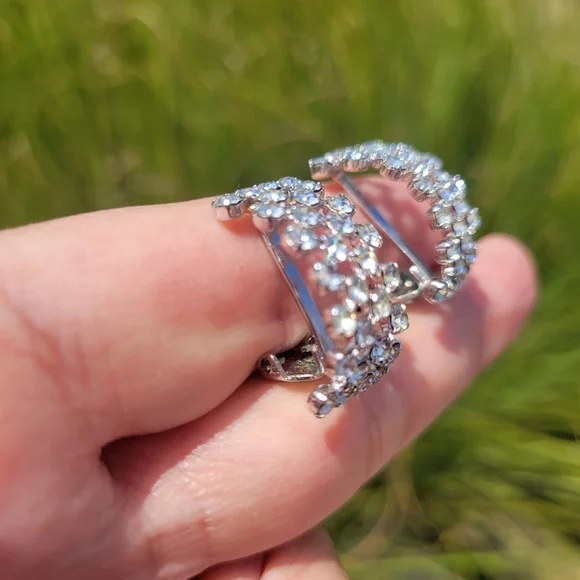 Western Germany Rhinestone Clip On Vintage Earrings ~ Costume Jewelry ~ Sparkle! - Picture 11 of 16